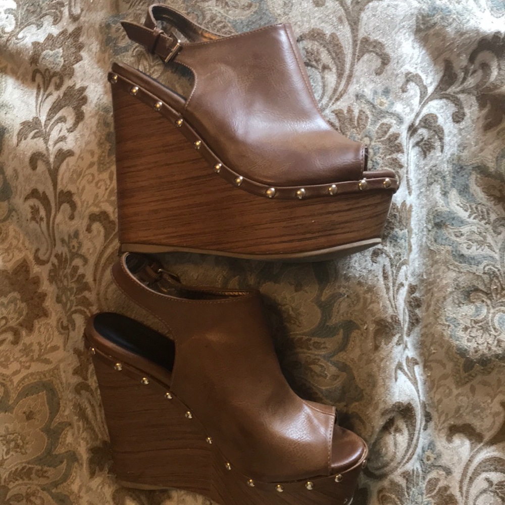 Tan wedges